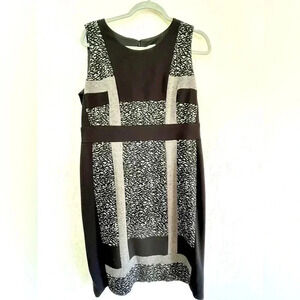 Chico’s Ponte Knit Black Gray Sleeveless Sheath‎ Shift Midi Dress Size 1 Medium
